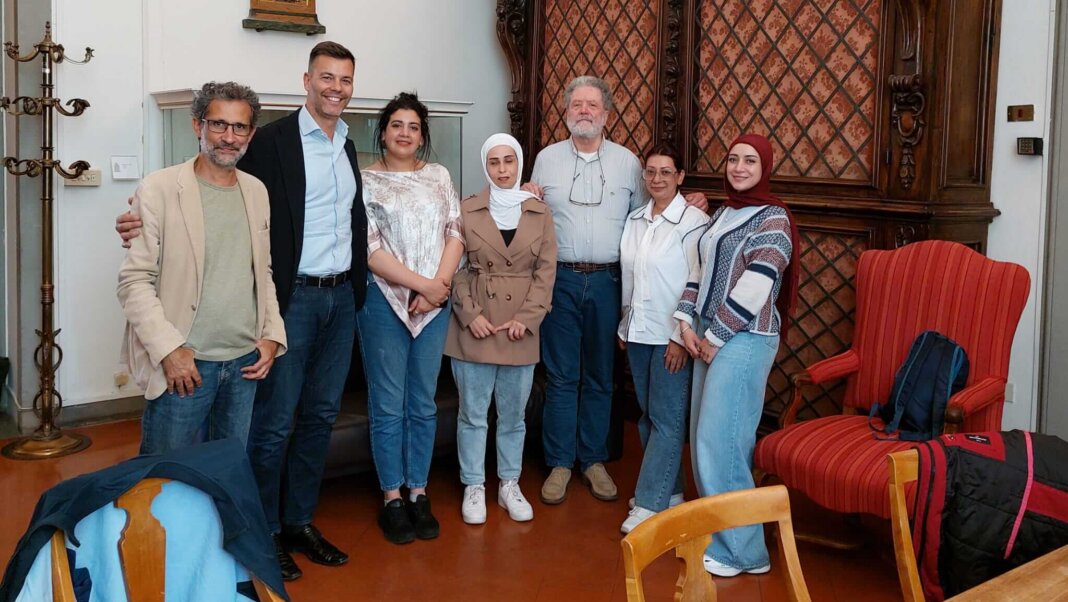La delegazione con Mari e a destra il referente cooperazione Fusi