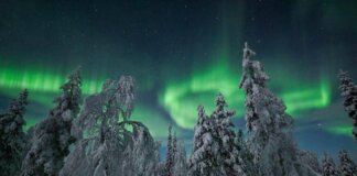 Lorenzo Mirandola, il cacciatore di aurora boreale si racconta in ‘Quando il cielo si accende’