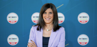 Chiara Appendino a Firenze: “Renzi inaffidabile e allontana voti”. Il leader IV: “Non candidiamo persone condannate” Chiara Appendino a Firenze: "Renzi inaffidabile e allontana voti". Il leader IV: "Non candidiamo persone condannate"