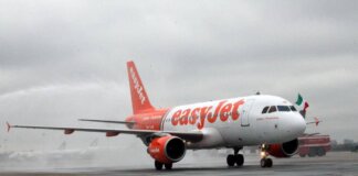 Malore per il copilota, volo Easyjet rientra a 20 minuti dal decollo