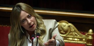Meloni, pressing sull’Ue per l’energia e critica a Trump: “Rischiosa intesa su gasolio russo”