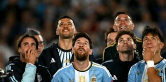 Messi, i regali per l’addio all’Argentina: dal ‘bracciale della leggenda’ ai cartellini dell’arbitro e… la Coppa America