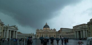 Meteo, arriva il maltempo: pioggia e temporali da Nord a Sud, poi torna il caldo