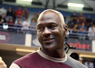 Nba, la canotta indossata da Jordan in Gara-3 delle Finals ’98 venduta all’asta per 12,3 milioni