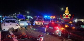 Maxitamponamento fra sei auto sul raccordo della A11: paura e feriti
