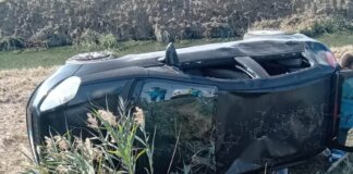 Incidente sulla Bientinese, un’auto finisce nel fosso e si ribalta: ferito estratto dalle lamiere