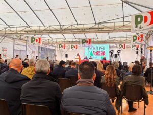 Elly Schlein a Montepulciano: correntone Pd lancia i comitati per l'alternativa verso politiche 2027