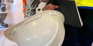 Pistoia, cade dal tetto di un capannone: operaio muore a 43 anni