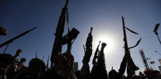 Riad: “Houthi responsabili attacco aeroporto, reagiremo”. Raid sauditi contro i ribelli in Yemen