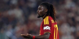 Roma in ansia per Koné: si accascia in campo al 16’, entra Pisilli
