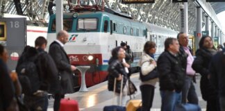 Scioperi a novembre, il calendario: tutte le date ‘nere’ del mese. Dagli aerei ai treni, dalla scuola al trasporto pubblico locale