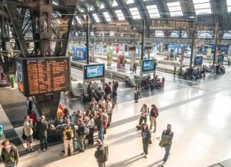 Scioperi, il 2 ottobre il primo stop generale: treni, scuola e sanità, tutte le date