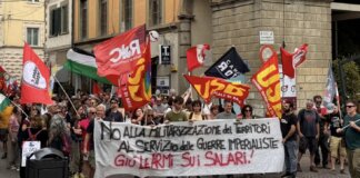 È il giorno dello sciopero generale dei sindacati di base: a Firenze il corteo regionale