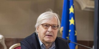 Sgarbi, condizioni stabili dopo tracheostomia: resta in terapia intensiva