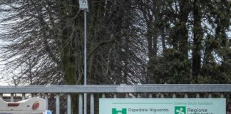 Trovato neonato abbandonato a Cinisello, trasportato in codice rosso in ospedale