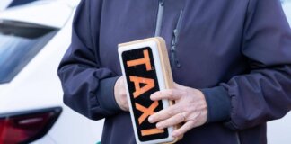 Uber, archiviata la causa dei tassisti a Londra: chiedevano risarcimento da oltre 400 milioni di euro