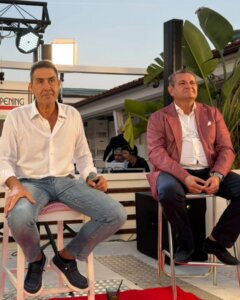 Fabrizio Corona da Vannacci a Marina di Pietrasanta: "Sono venuto per conoscerlo e magari per fare un'inchiesta"